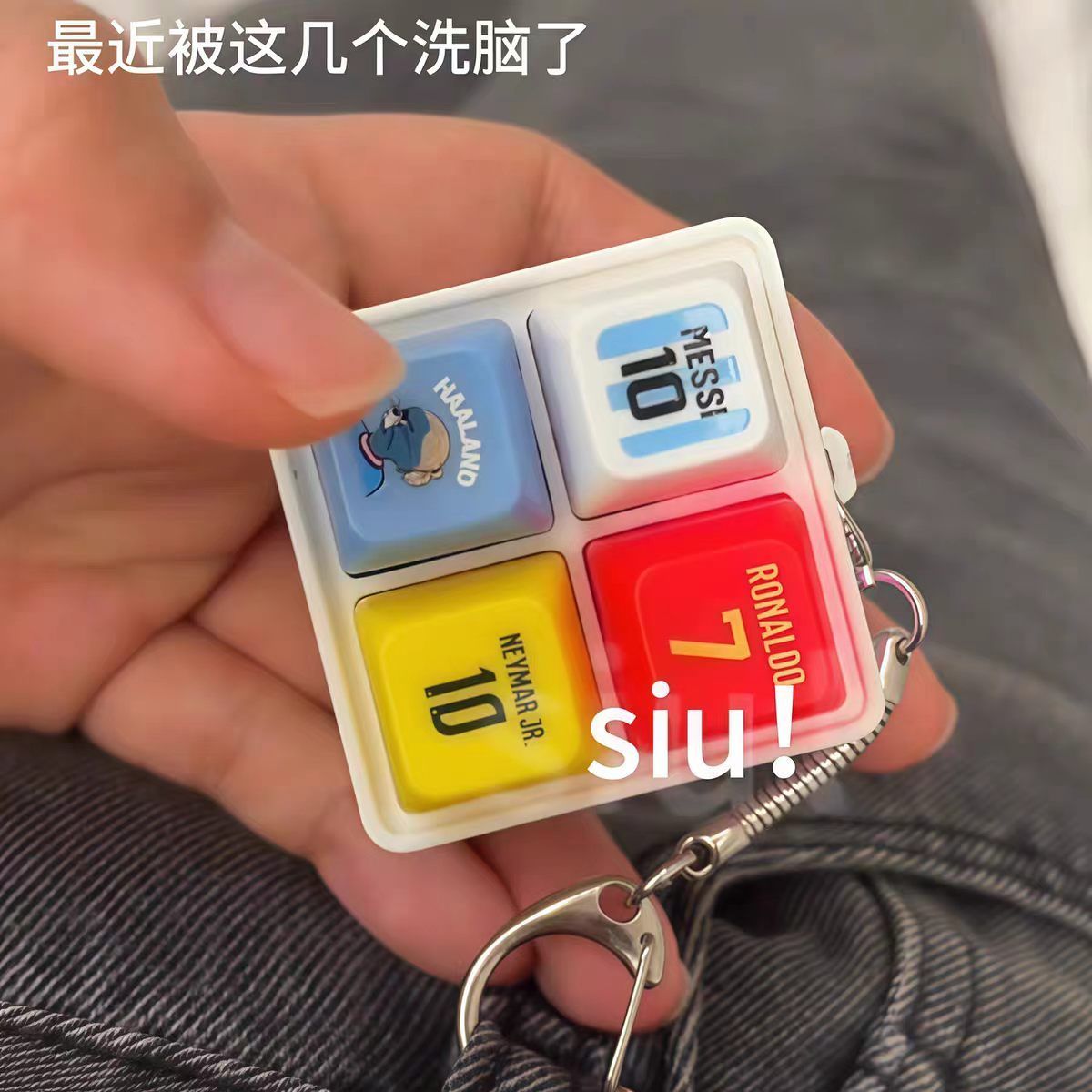 Haaland soccer-themed keychain - đánh giá và giá Prank Toys